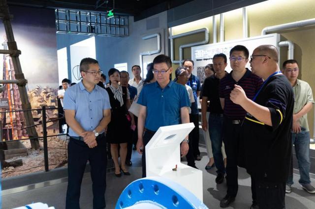 省级示范校建设项目专家组对开江职业中学示范校建设工作进行中期指导